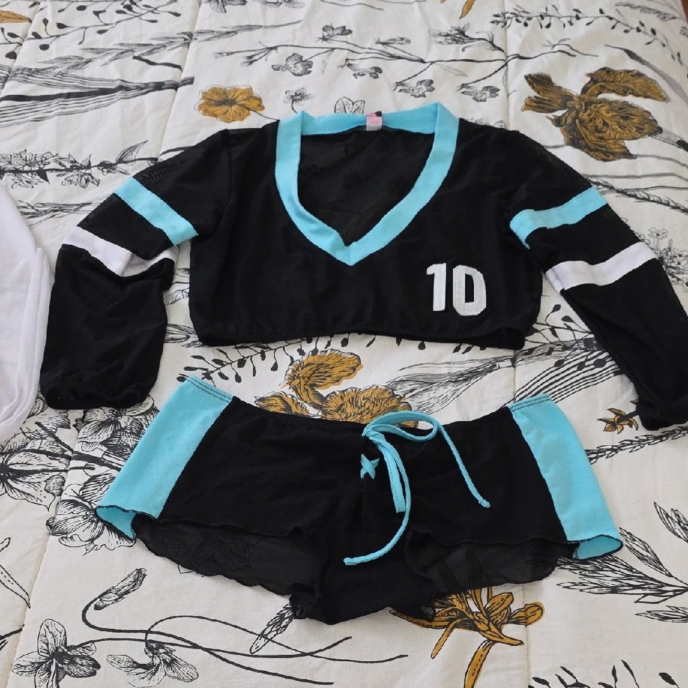 Lingirie Set - Picture 2 of 4